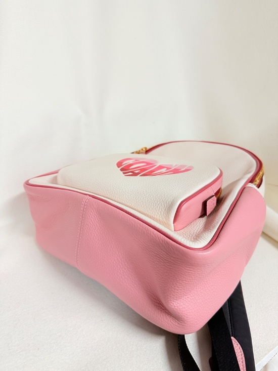 Coach Court Backpack With Stripe Heart Motif CA246 main image 8